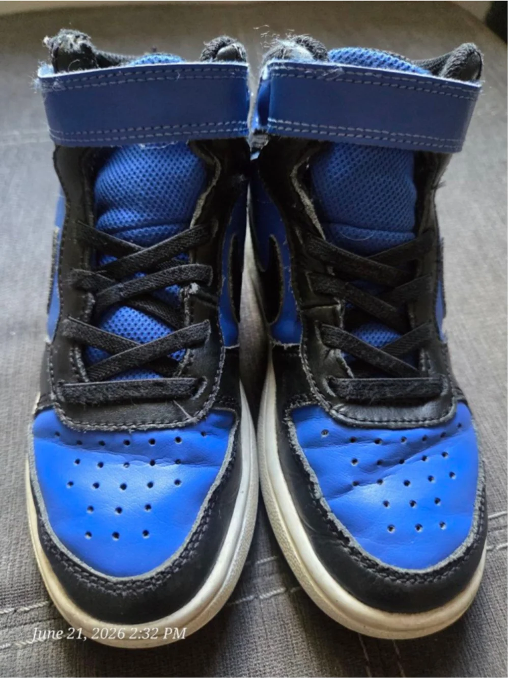 Nike Borough Court Size 12 Sneakers